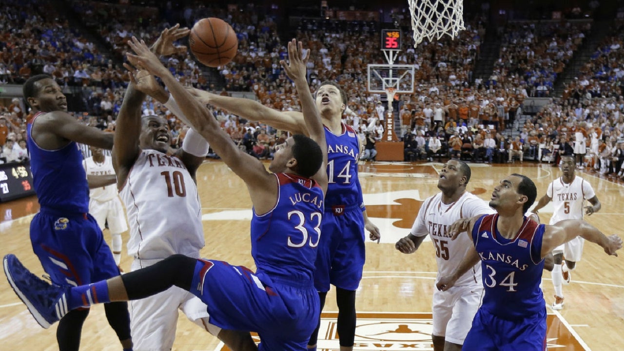 Recap: No. 6 Kansas win streak ends in Texas, 81-69